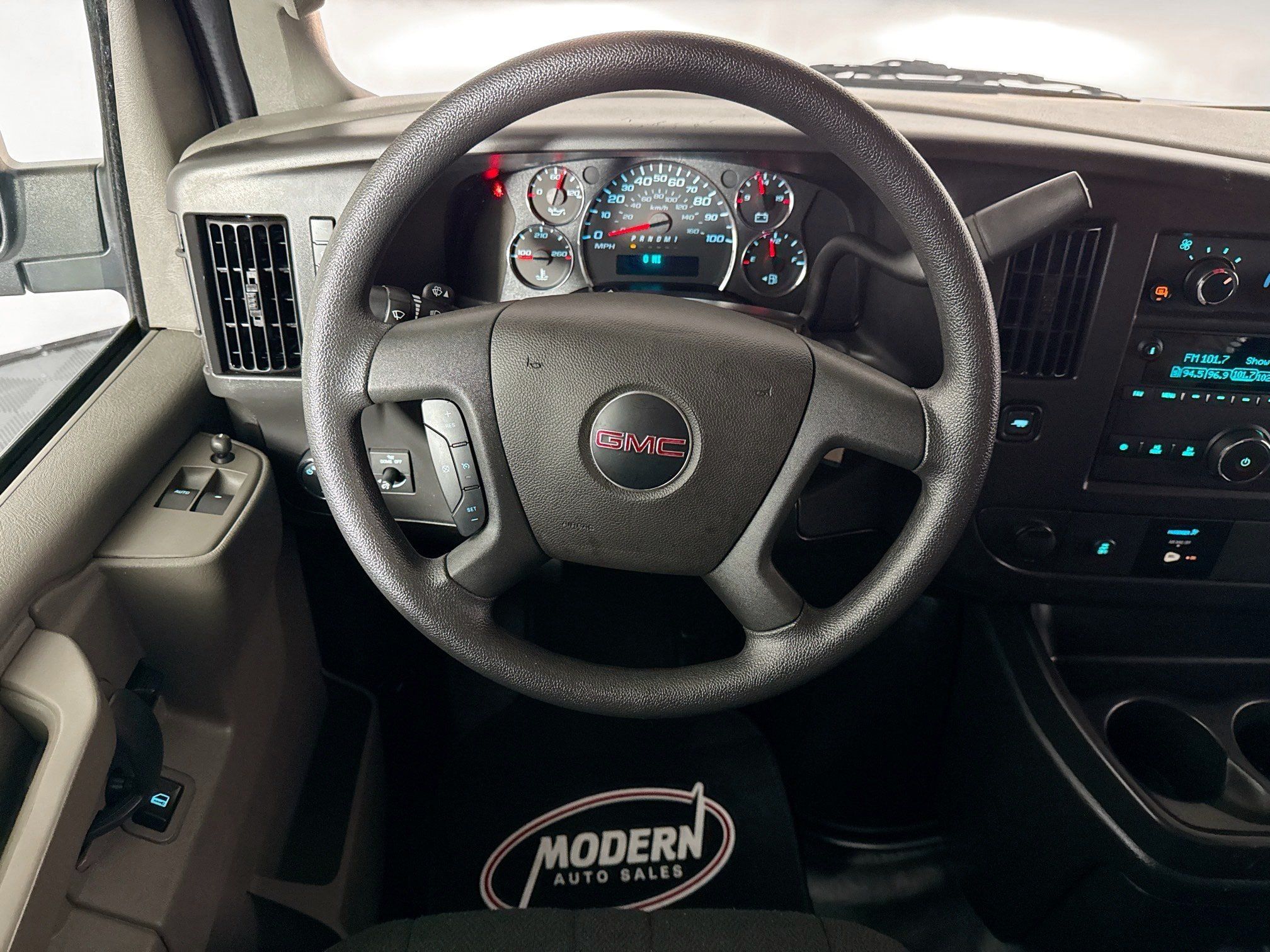 Used 2025 GMC Savana 2500 w/ Driver Convenience Package RWD image 21