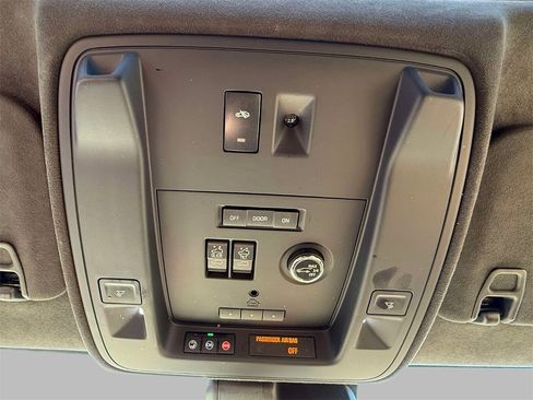 Used 2020 Cadillac Escalade ESV Platinum image 31