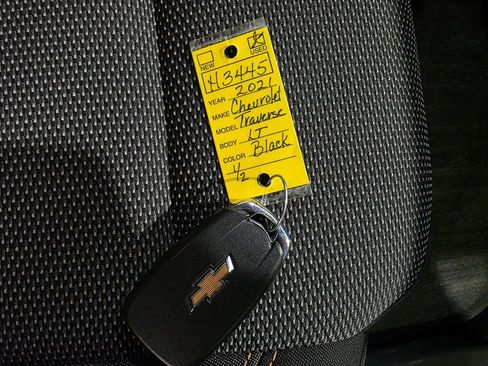 Used 2021 Chevrolet Traverse LT image 44