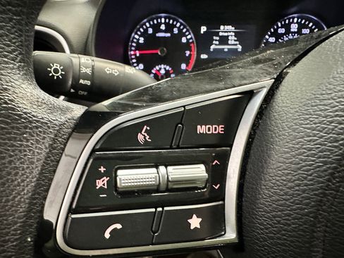 Used 2024 Kia Forte LXS image 40