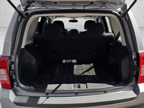 Used 2016 Jeep Patriot Sport w/ Power Value Group FWD image 8