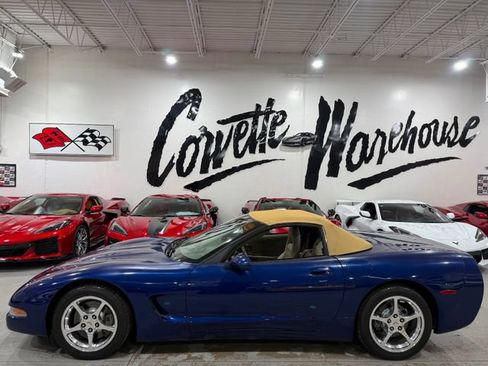 Used 2004 Chevrolet Corvette Convertible w/ Preferred Equipment Group RWD image 2