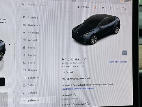 Used 2024 Tesla Model Y Long Range image 29