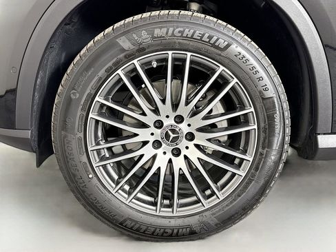 Used 2026 Mercedes-Benz GLC 300 4MATIC image 32