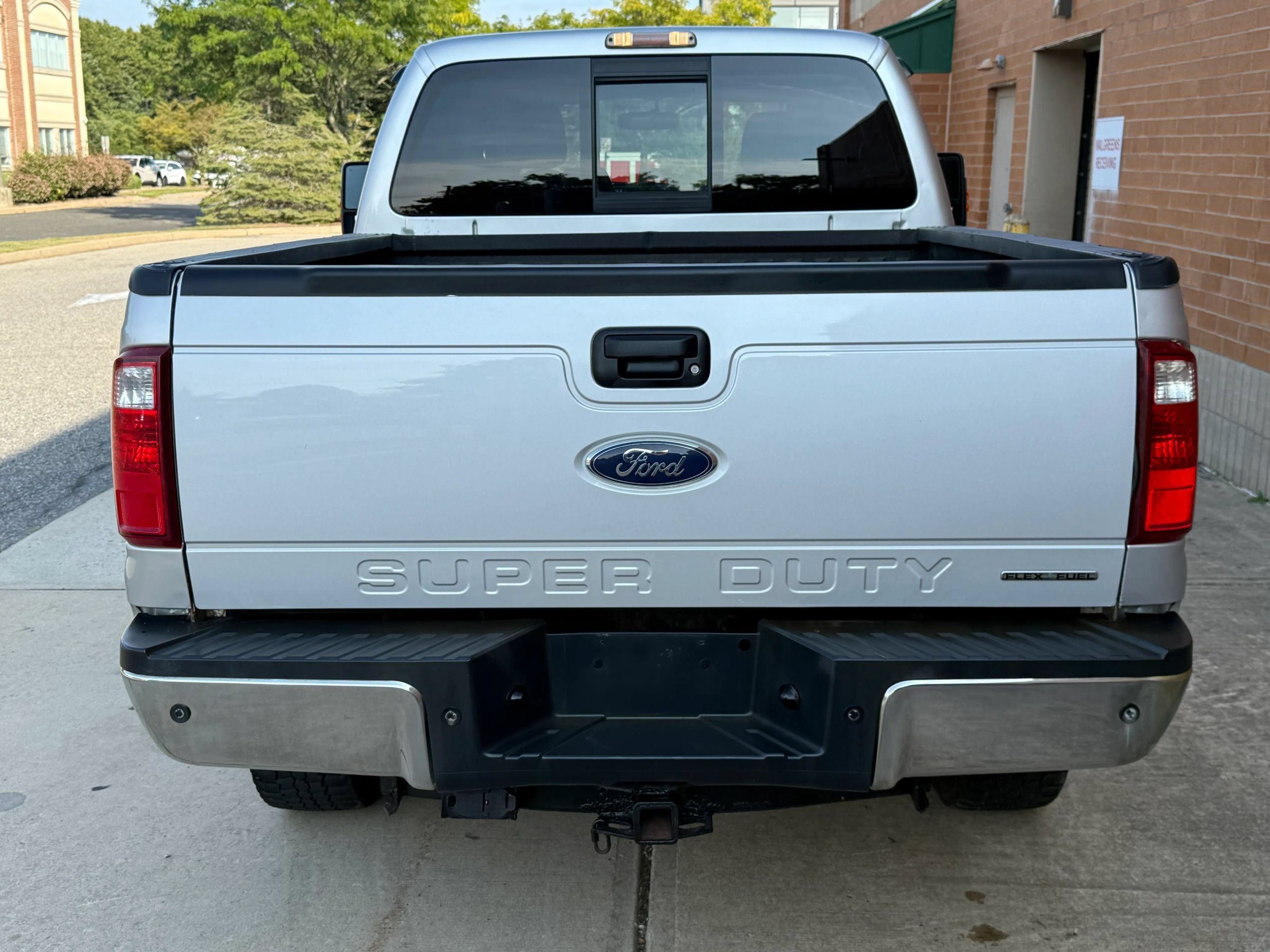 Used 2016 Ford F250 XLT w/ XLT Premium Package AWD/4WD image 4