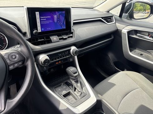 Used 2025 Toyota RAV4 XLE FWD image 15