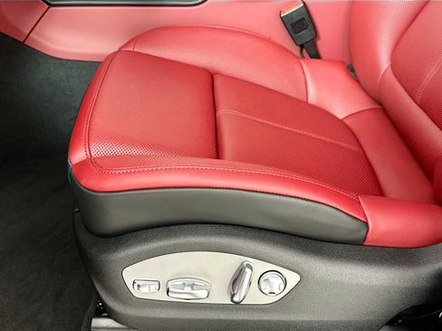 New 2025 Porsche Macan image 12