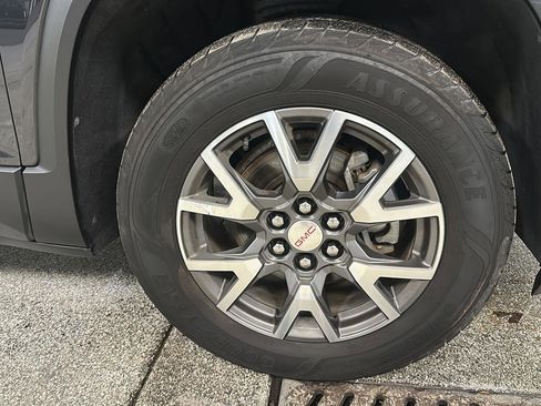 Used 2020 GMC Acadia SLE w/ Driver Convenience Package image 13