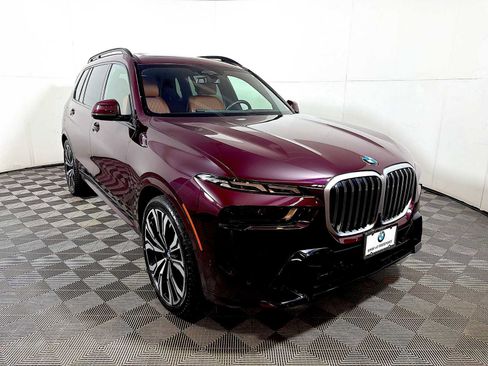 Used 2023 BMW X7 xDrive40i w/ Executive Package image 2