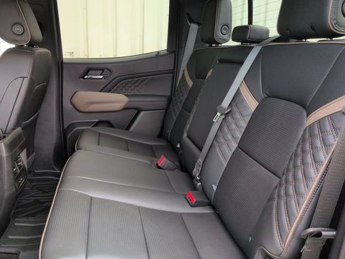 New 2026 GMC Canyon Denali AWD/4WD image 15