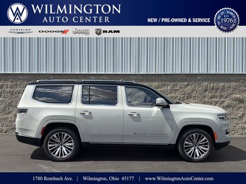 Used 2022 Jeep Grand Wagoneer Series III w/ Rear Seat Video Group 1 image 1