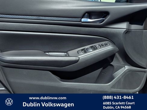 Used 2024 Nissan Altima 2.5 SV image 10