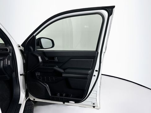 Used 2025 Toyota 4Runner SR5 image 32