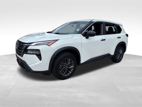 Certified 2024 Nissan Rogue S FWD image 3