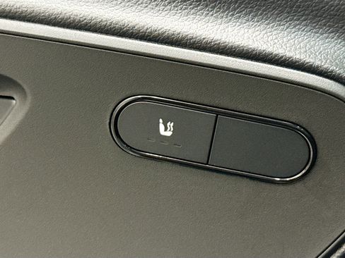 Used 2025 Mercedes-Benz Sprinter 2500 image 13