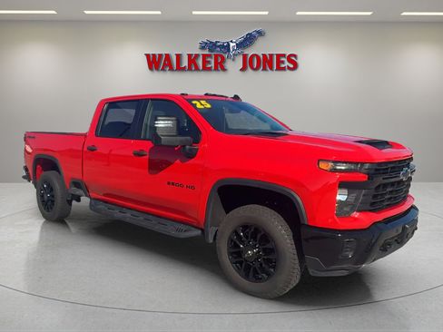 Used 2025 Chevrolet Silverado 2500 Custom w/ Custom Value Package image 1