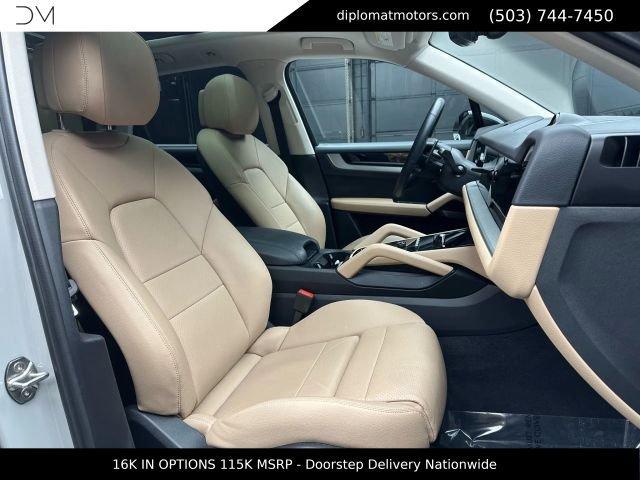 Used 2025 Porsche Cayenne E-Hybrid AWD/4WD image 20