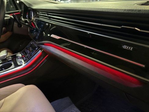 Used 2025 Audi Q7 3.0T Prestige image 29