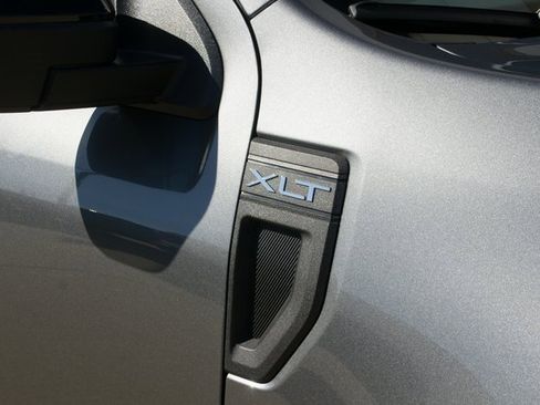 New 2025 Ford Maverick XLT w/ XLT Luxury Package image 9