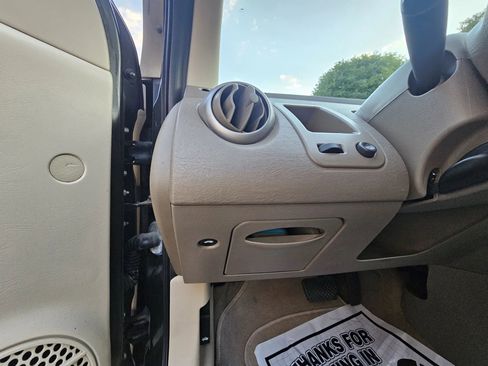 Used 2006 Saturn ION Level 3 w/ Leather Trim Pkg image 37