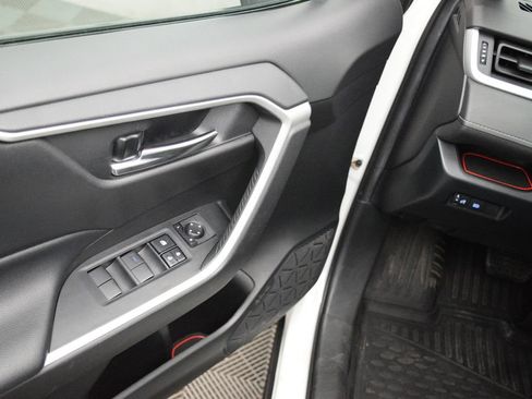 Used 2020 Toyota RAV4 XLE w/ Carpet Mat Package AWD/4WD image 27