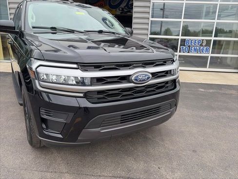 Used 2023 Ford Expedition XL AWD/4WD image 5
