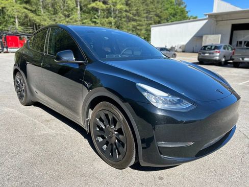 Used 2023 Tesla Model Y Long Range AWD/4WD image 1