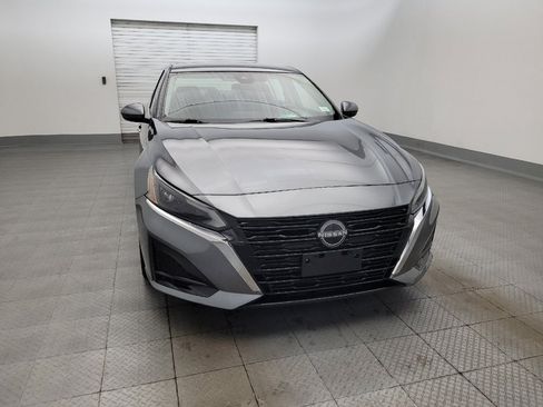 Used 2023 Nissan Altima 2.5 SV FWD image 14