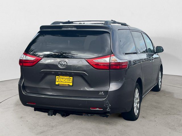 Used 2015 Toyota Sienna LE AWD/4WD image 5