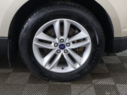 Used 2018 Ford Edge SEL AWD/4WD image 16
