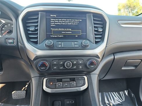 Used 2023 GMC Acadia SLE image 19