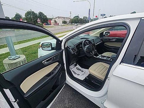 Used 2024 Ford Edge SEL w/ Convenience Package AWD/4WD image 16