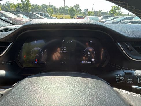 Used 2025 Jeep Grand Cherokee L Laredo w/ Luxury Tech Group I RWD image 32