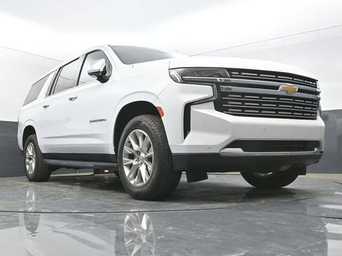 Used 2023 Chevrolet Suburban Premier RWD image 1
