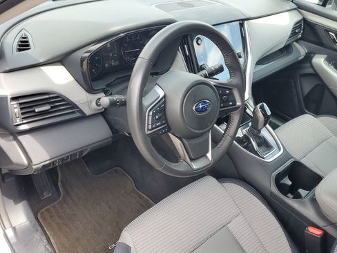 Used 2025 Subaru Outback Premium AWD/4WD image 12