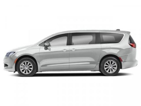 Used 2023 Chrysler Voyager LX image 2