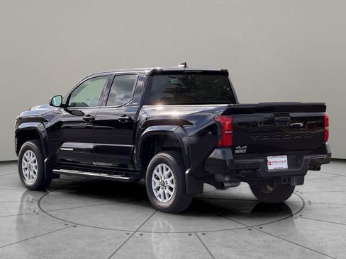 Certified 2025 Toyota Tacoma SR5 AWD/4WD image 4