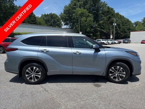 Certified 2020 Toyota Highlander XLE FWD image 6
