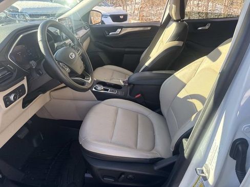 Used 2021 Ford Escape Titanium image 19
