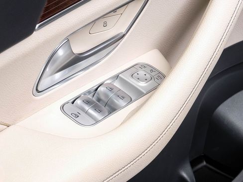 Used 2020 Mercedes-Benz GLE 350 w/ AMG Line Exterior image 37