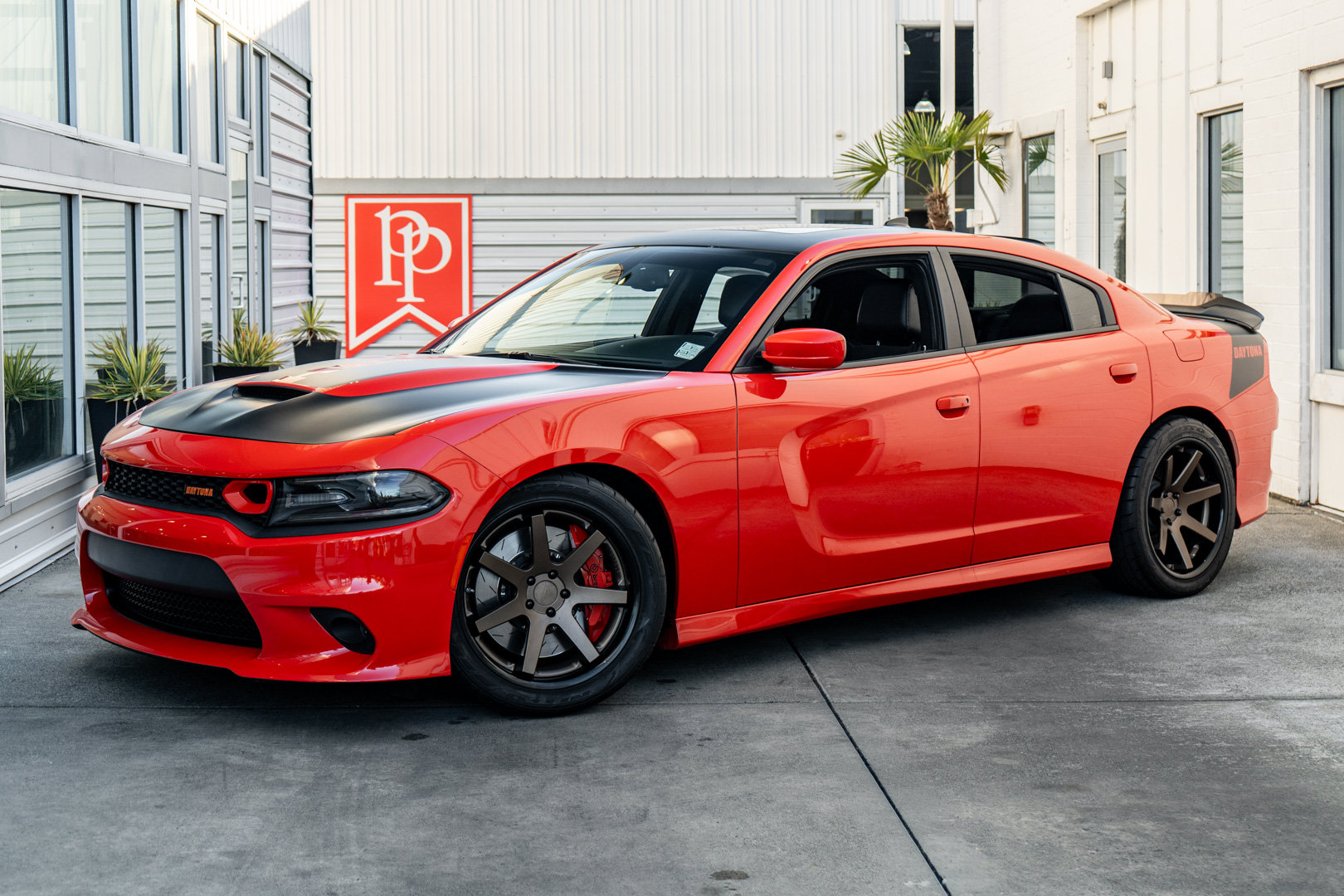 Used 2017 Dodge Charger R/T RWD image 2