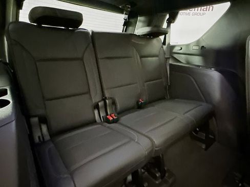 Used 2024 GMC Yukon Denali w/ Advanced Technology Package AWD/4WD image 32