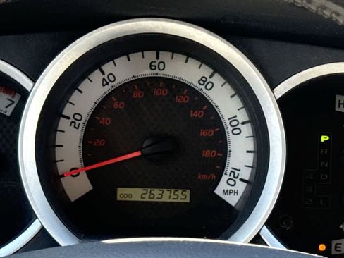 Used 2013 Toyota Tacoma PreRunner w/ SR5 Pkg image 18