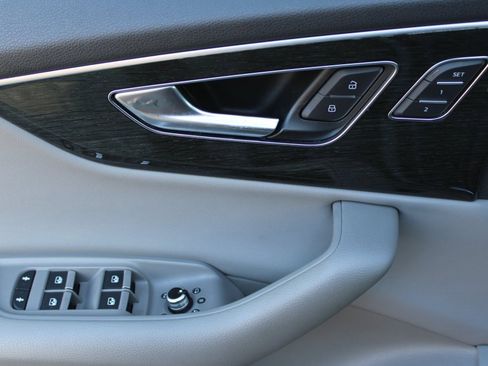 Used 2020 Audi Q7 3.0T Premium Plus image 10