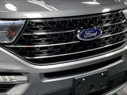 Used 2021 Ford Explorer XLT w/ Equipment Group 202A RWD image 30