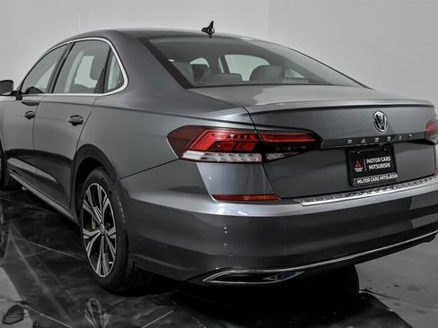 Used 2022 Volkswagen Passat 2.0T SE image 8