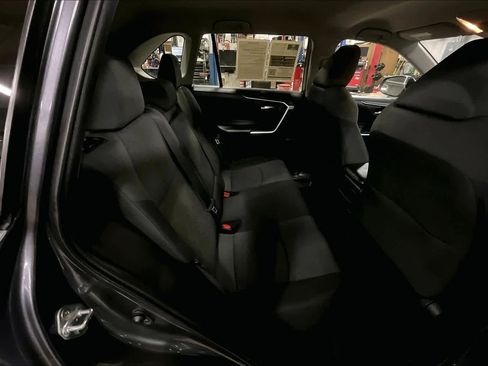 Used 2020 Toyota RAV4 XLE image 18
