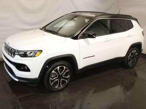 Used 2024 Jeep Compass Limited AWD/4WD image 2