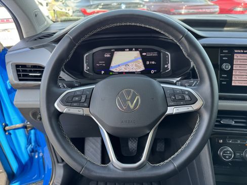 Used 2023 Volkswagen Taos SEL AWD/4WD image 18