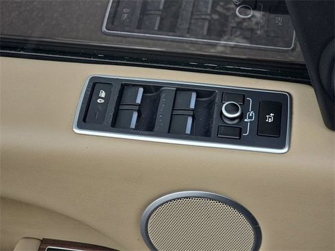 Used 2015 Land Rover Range Rover Supercharged image 31